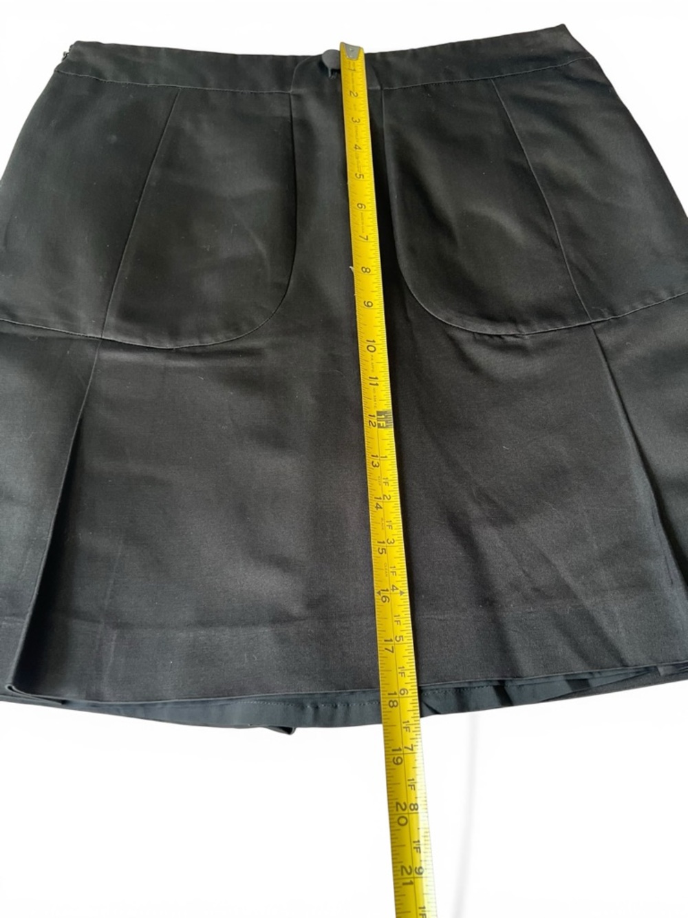 Gucci Women’s Luxury Black A-Line Mini Skirt with Front Pleat - 42 - Picture 4 of 11